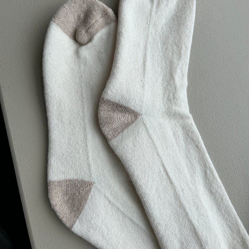 100% Cashmere SOCKS!!- Amicale Cashmere